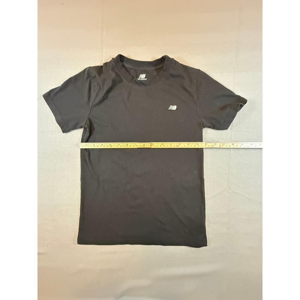 New Balance Boys Black Short Sleeve Graphic T-Shirt Size M 10/12 Logo Tee